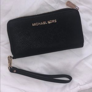 Michael Kors Wallet/Wristlet